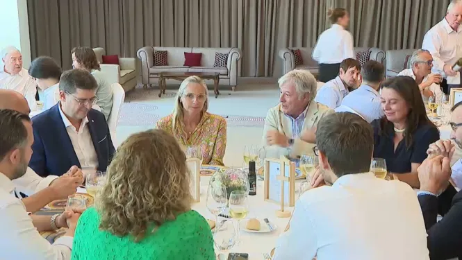 El Govern nega haver tractat el tema dels llits elevables a cap reunió