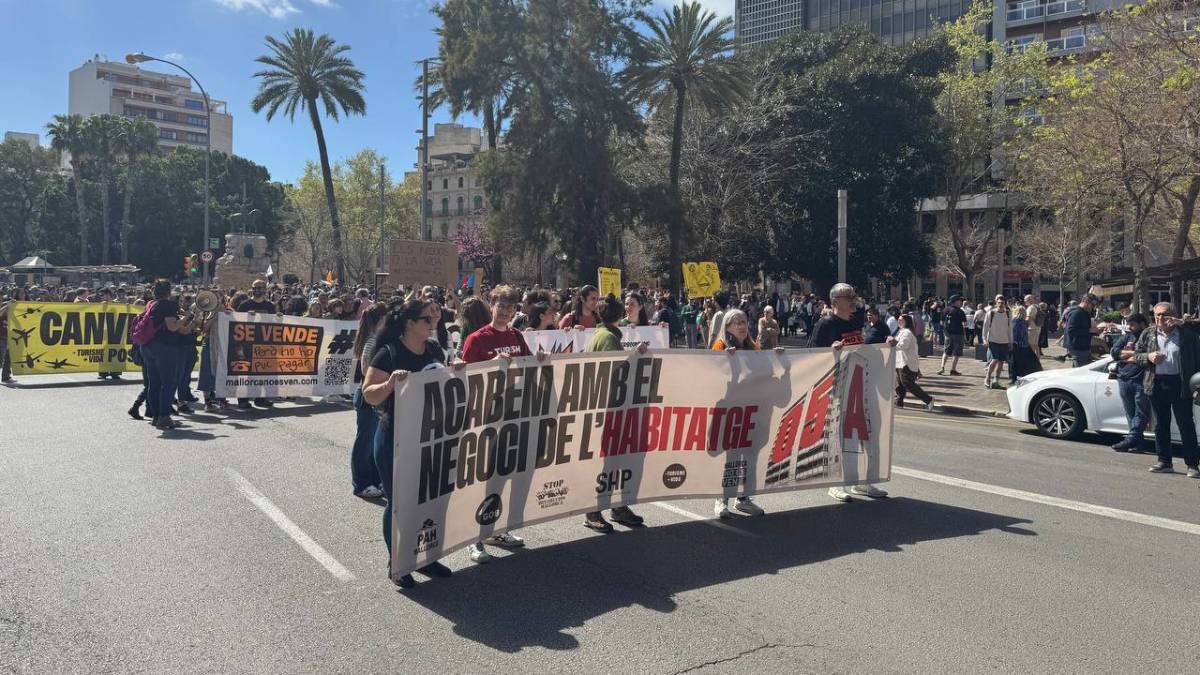 Tornen a sortir al carrer per demanar que no es faci negoci amb l’habitatge