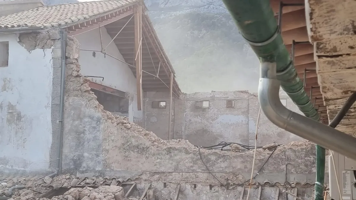 S’esfondra el teatre La Defensora de Sóller: “És una gran tristesa. Fa 24 anys que estava cedit a l’Ajuntament i així ha acabat”