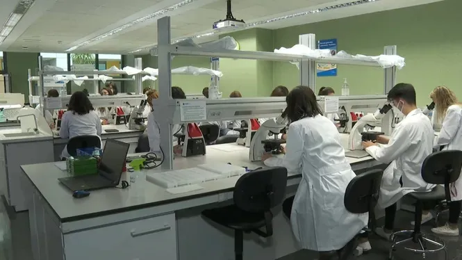 El Govern de l’Estat finança amb quasi 800.000 euros la creació de 9 noves places de grau en Medicina a Balears