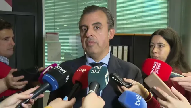 Educació afegeix, a la prohibició dels mòbils a les escoles, un pla d’addiccions a les pantalles