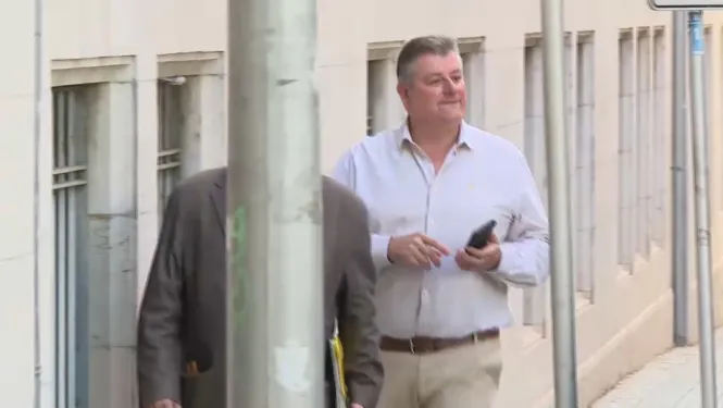 L’exgerent de l’IBETEC s’enfronta aquest divendres a un judici acusat d’agressió sexual, lesions i atemptat contra l’autoritat