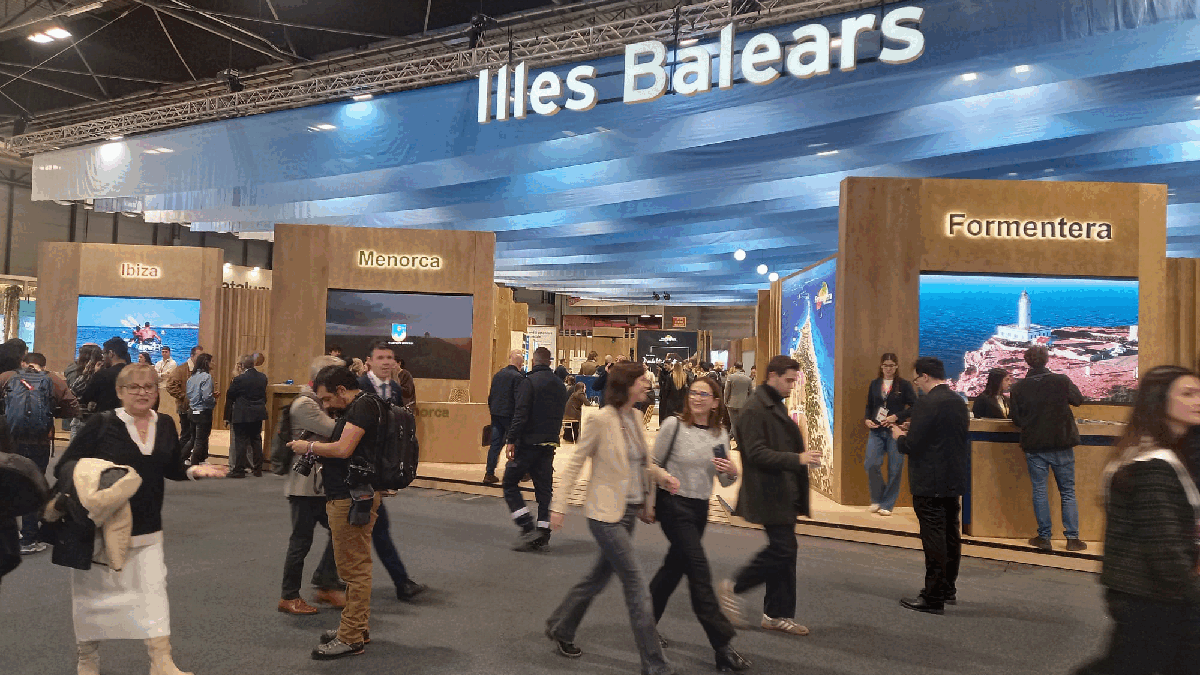 Fitur comença amb un minut de silenci en memòria de les víctimes de l’accident ferroviari