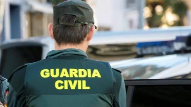Detingut un home per atrinxerar-se dins ca seva després d’haver agredit la seva dona a Portocolom