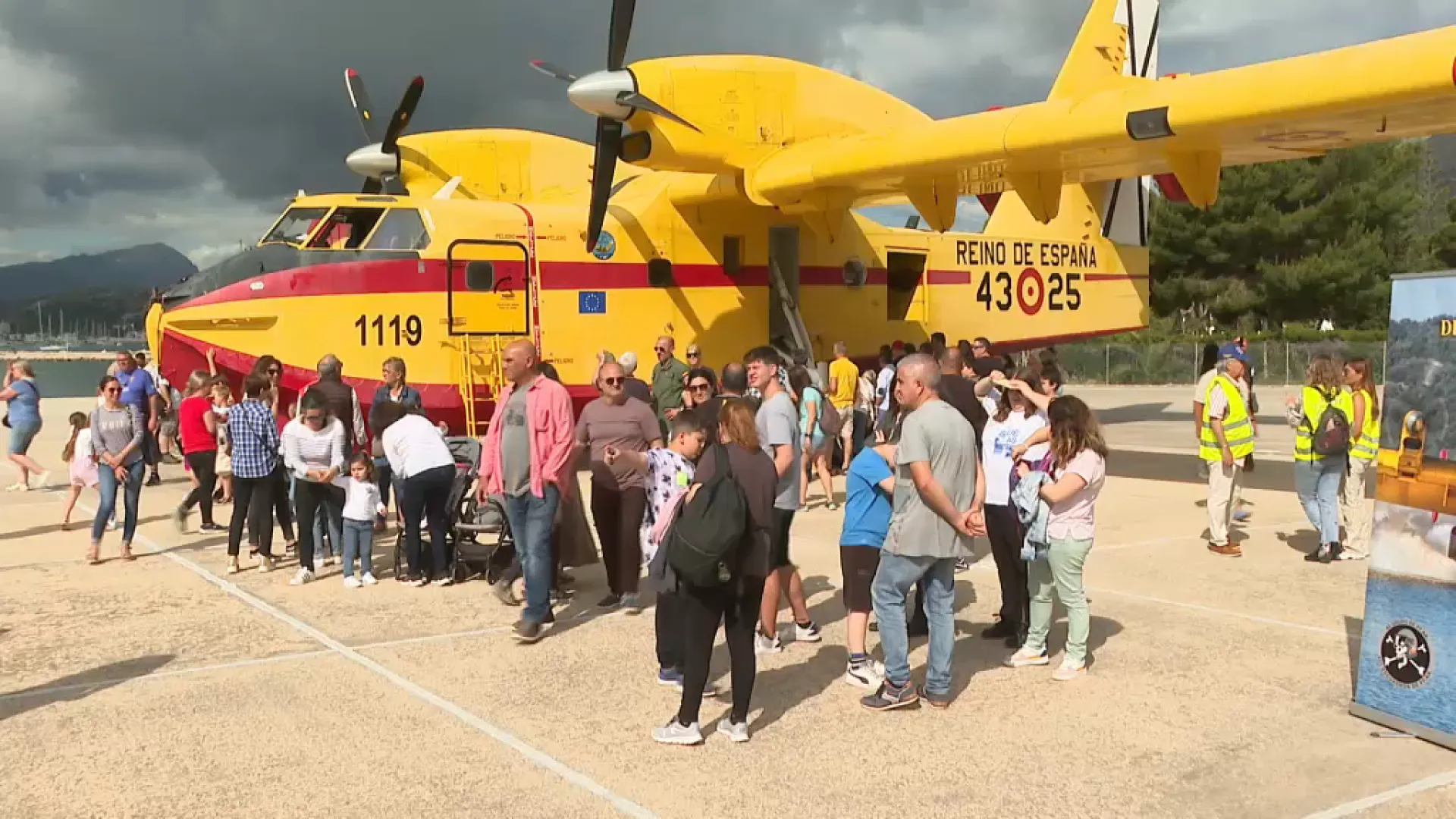 Prop de 5.000 persones participen al V Splash-In de Pollença per conèixer millor els hidroavions