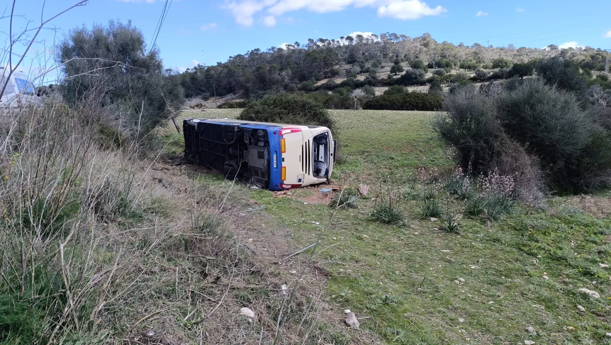 24 ferits, set greus, en un accident d’un autobús de l’Imserso a la carretera de Son Servera