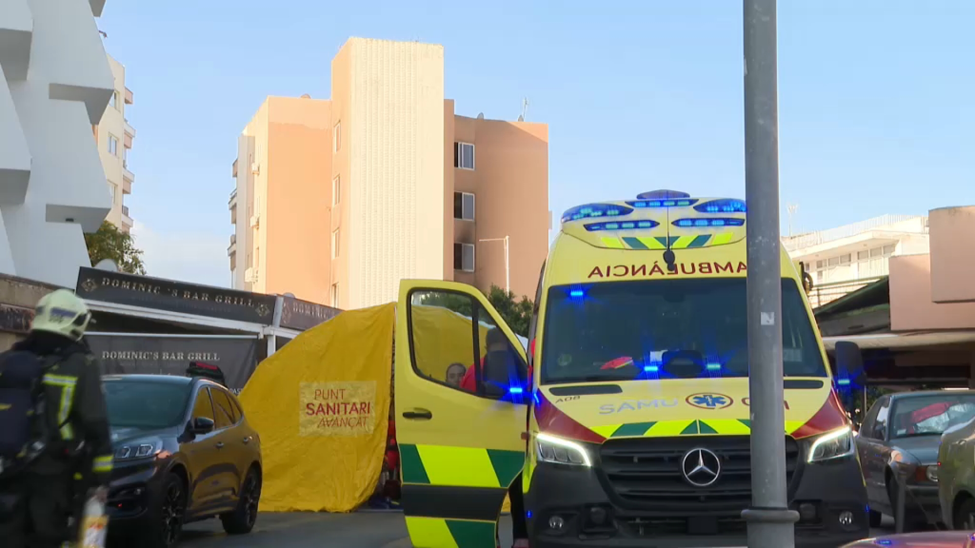 L’edifici incendiat a Magaluf quedarà precintat almenys fins dilluns