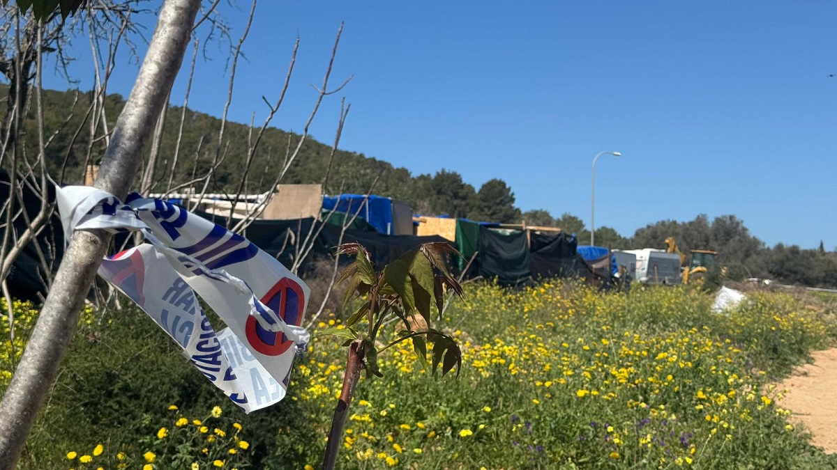 Ocupants de Can Rova 2 asseguren que l’Ajuntament inicià el desallotjament sense avisar-los