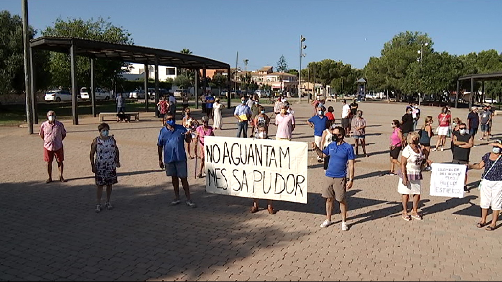 Veïnats de les urbanitzacions de Llucmajor protesten per la pudor que emet una granja