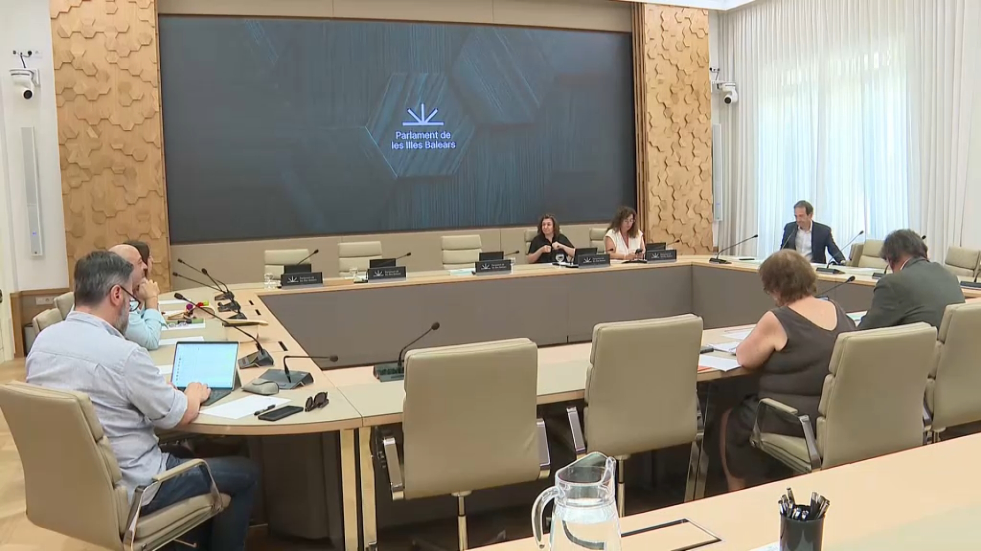 PP, PSIB i Vox rebutgen el manual de Menys turisme, més vida, mentre que Més evita valorar-lo