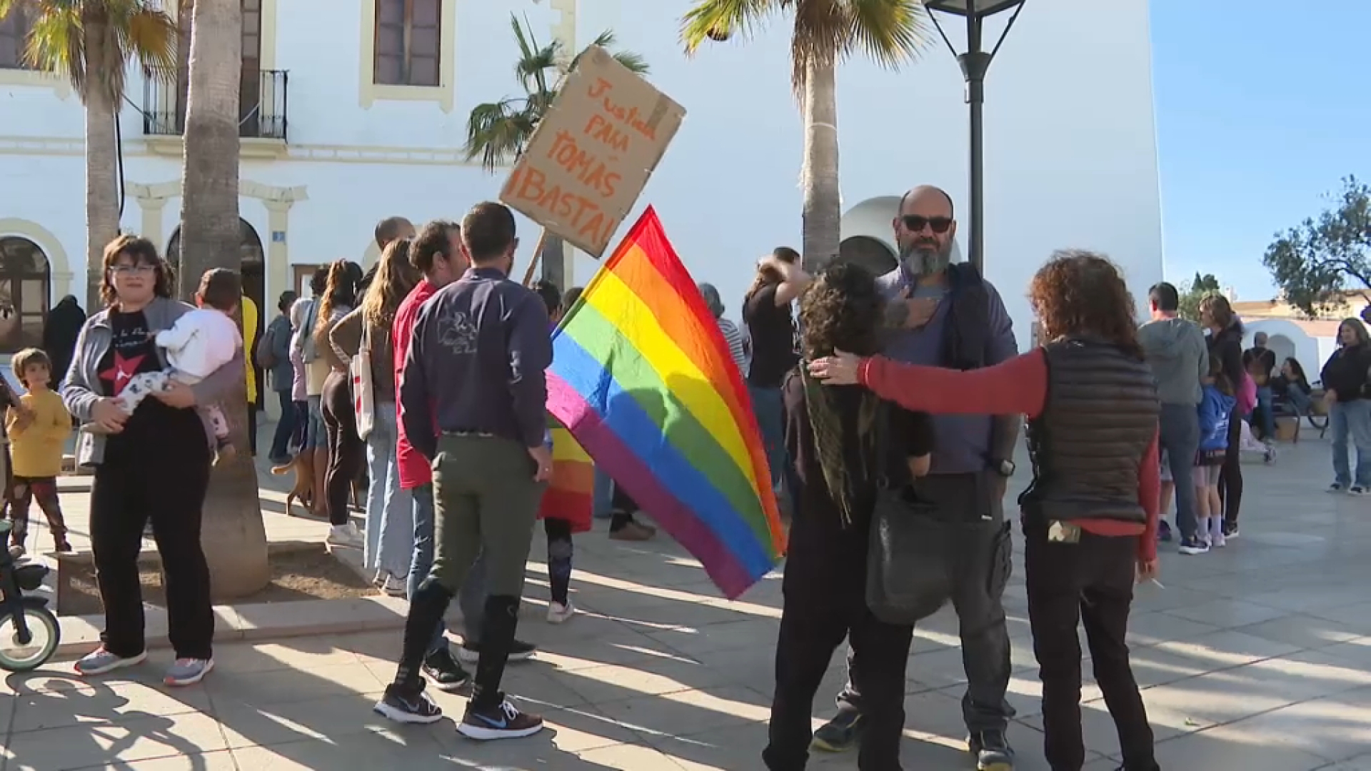 Concentració a Sant Francesc per condemnar l’agressió homòfoba a Formentera