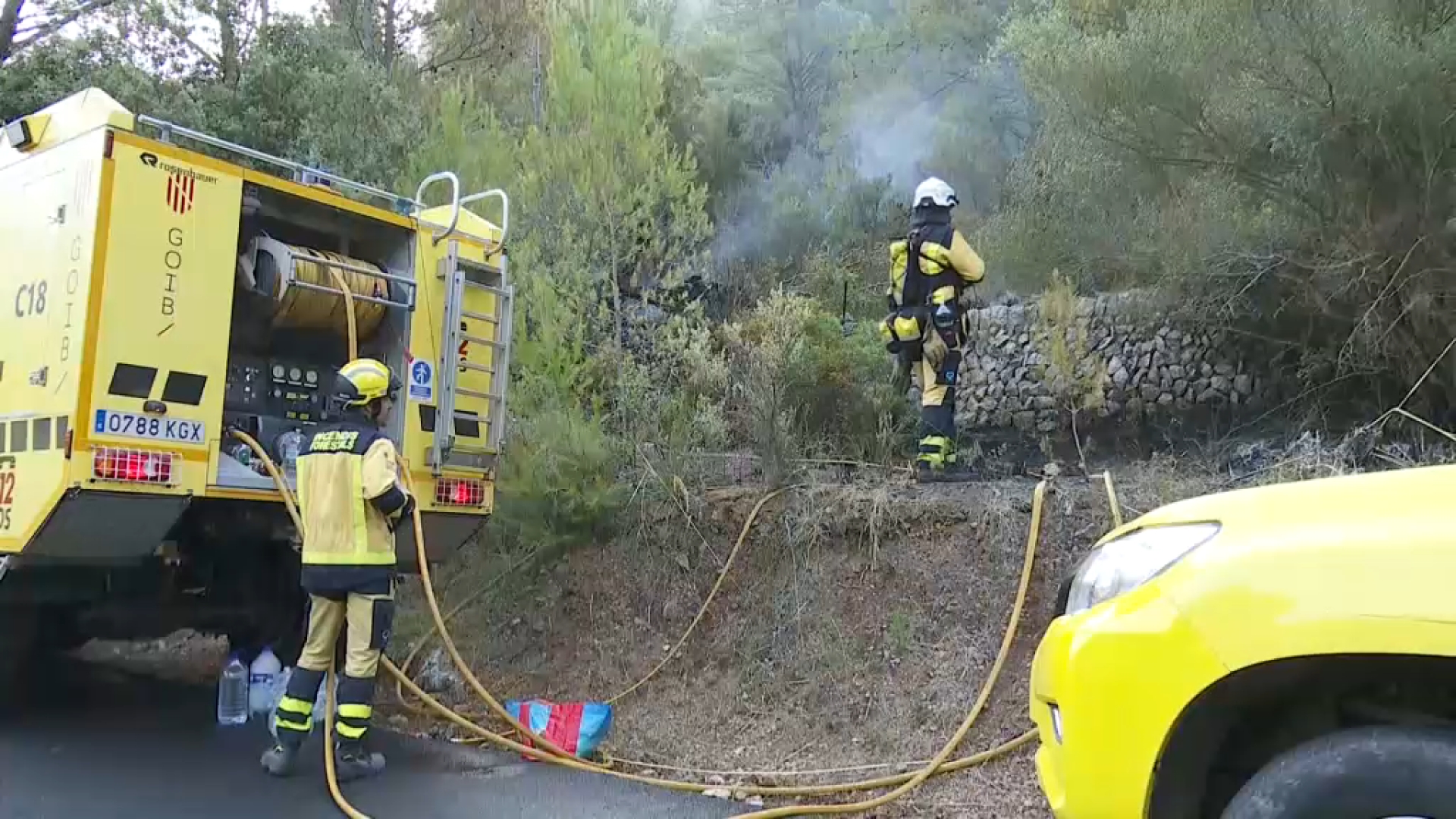 Extingit l’incendi del Coll d’Honor, a Bunyola, mentre continua estabilitzat el foc de Son Creus