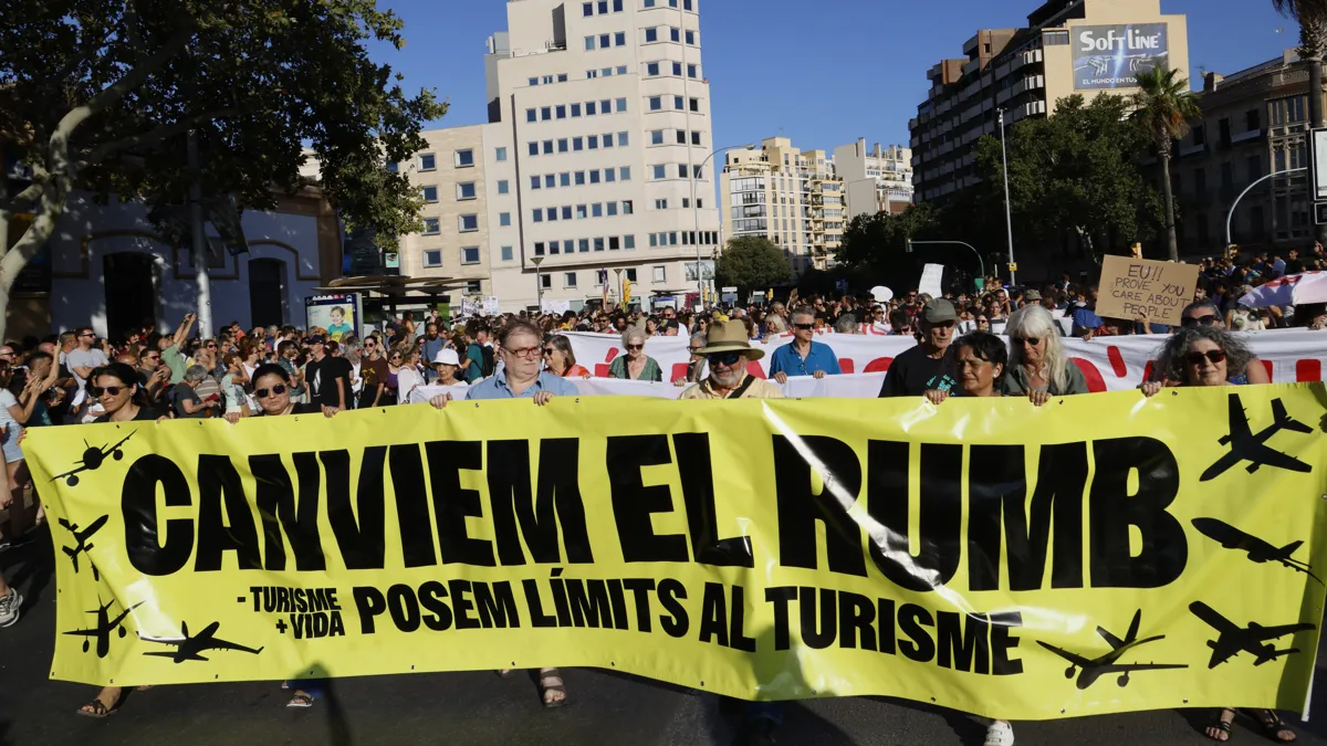 Unes 20.000 persones tornen a protestar a Palma contra la massificació turística i en favor d’un canvi de model