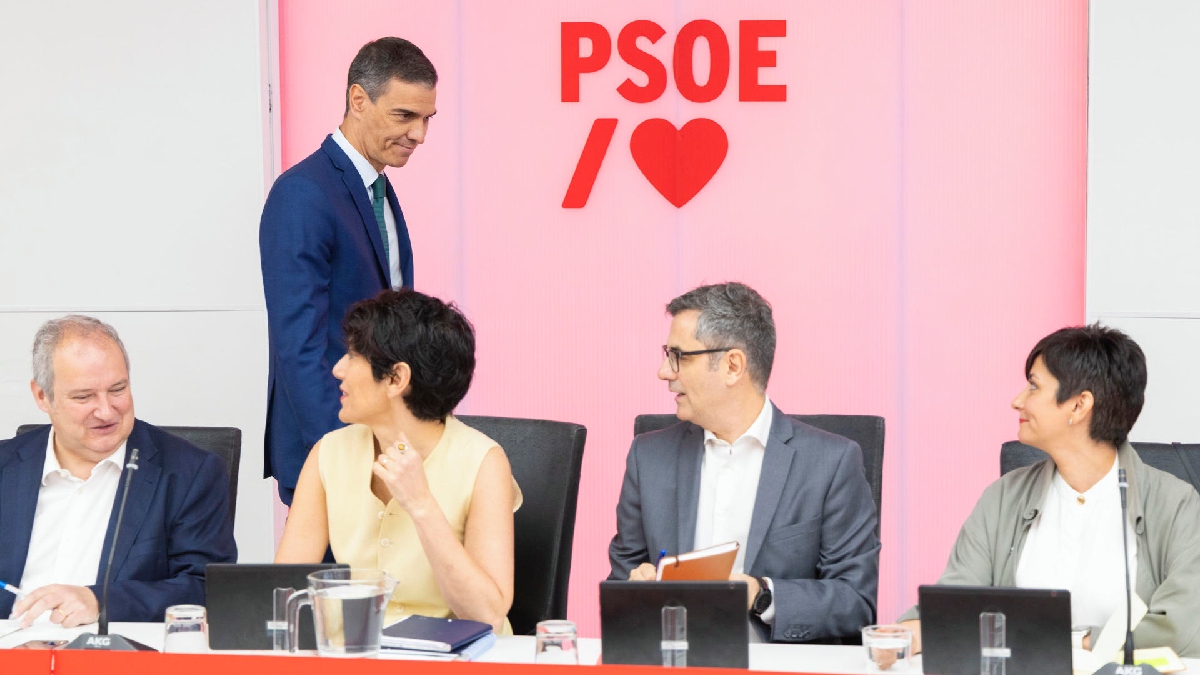 El PSOE expulsa Ábalos i crea una secretaria d’organització col·legiada i interina