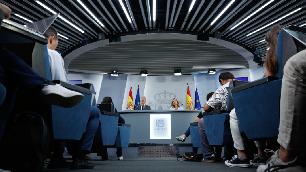 El Govern central aprova un darrer decret per derivar menors migrants a les comunitats autònomes