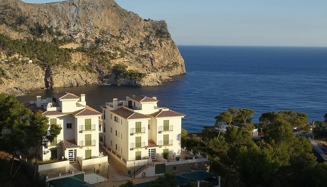 Els 12 apartaments il·legals de Cala Llamp no es poden esbucar encara perquè cap dels propietaris ha obert la porta als tècnics