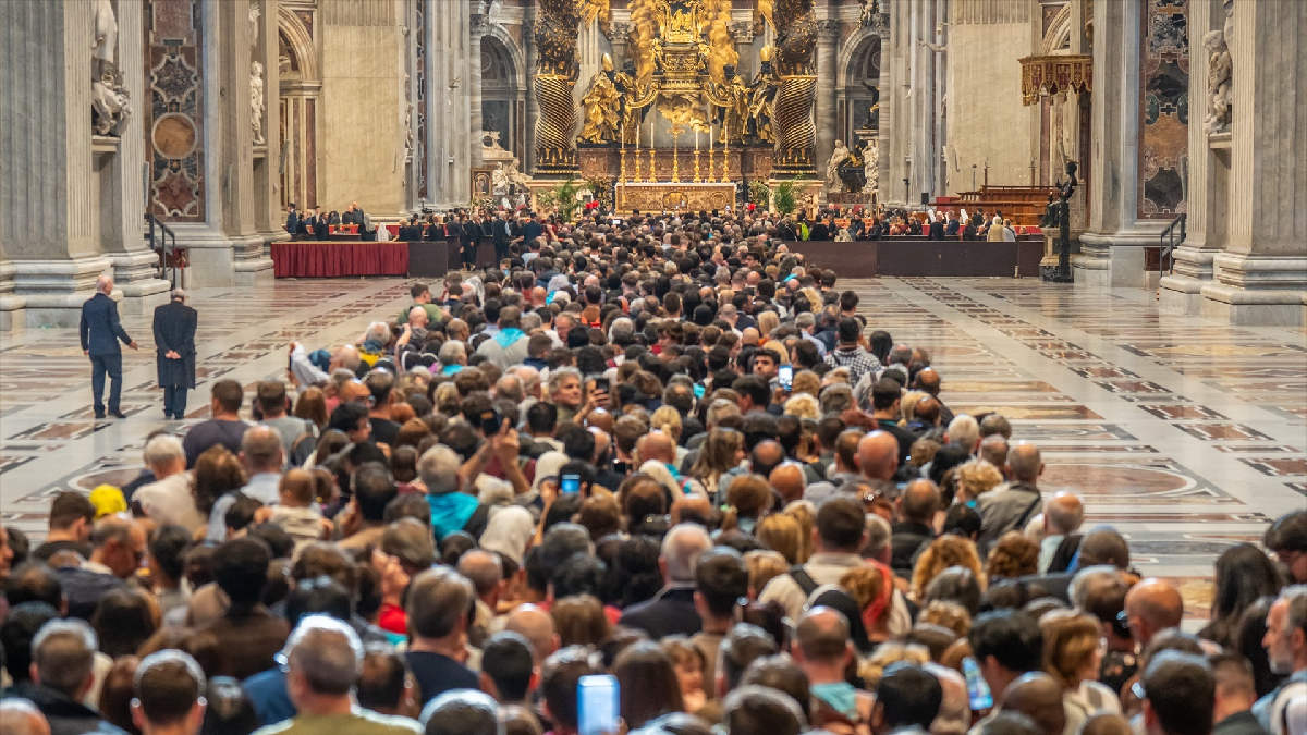 El conclave per triar nou papa començarà entre el 5 i el 10 de maig