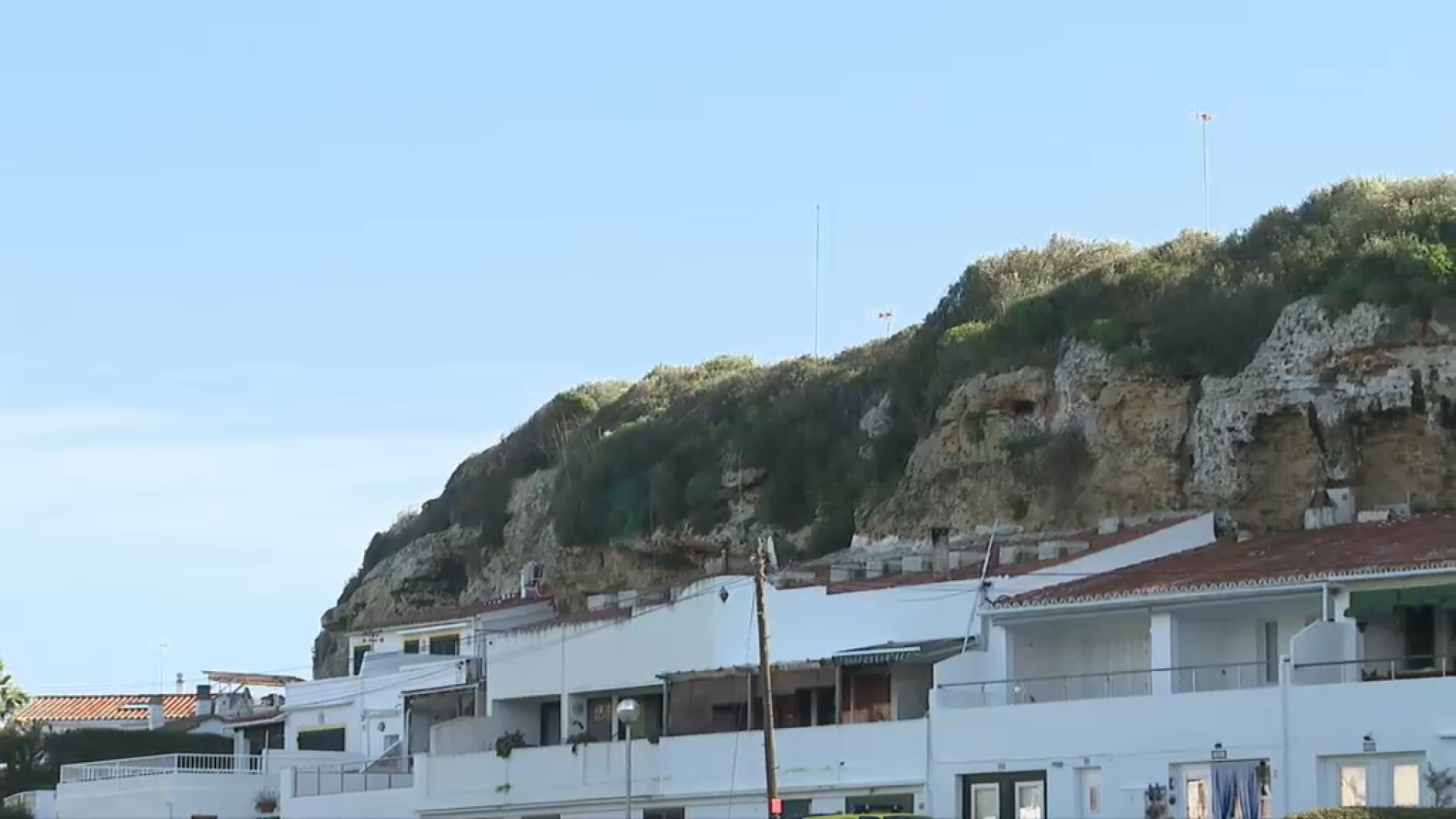 Vesins de set cases poden tornar a Cala Sant Esteve