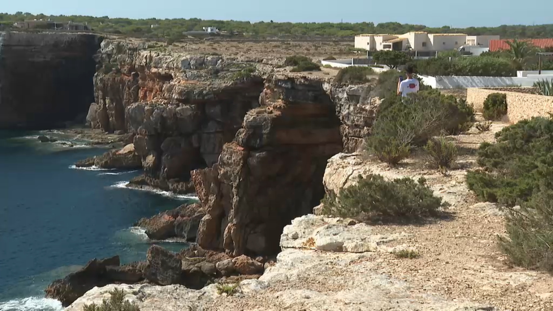 Una jove de 25 anys, ingressada a l’UCI després de precipitar-se des d’un penya-segat a Formentera