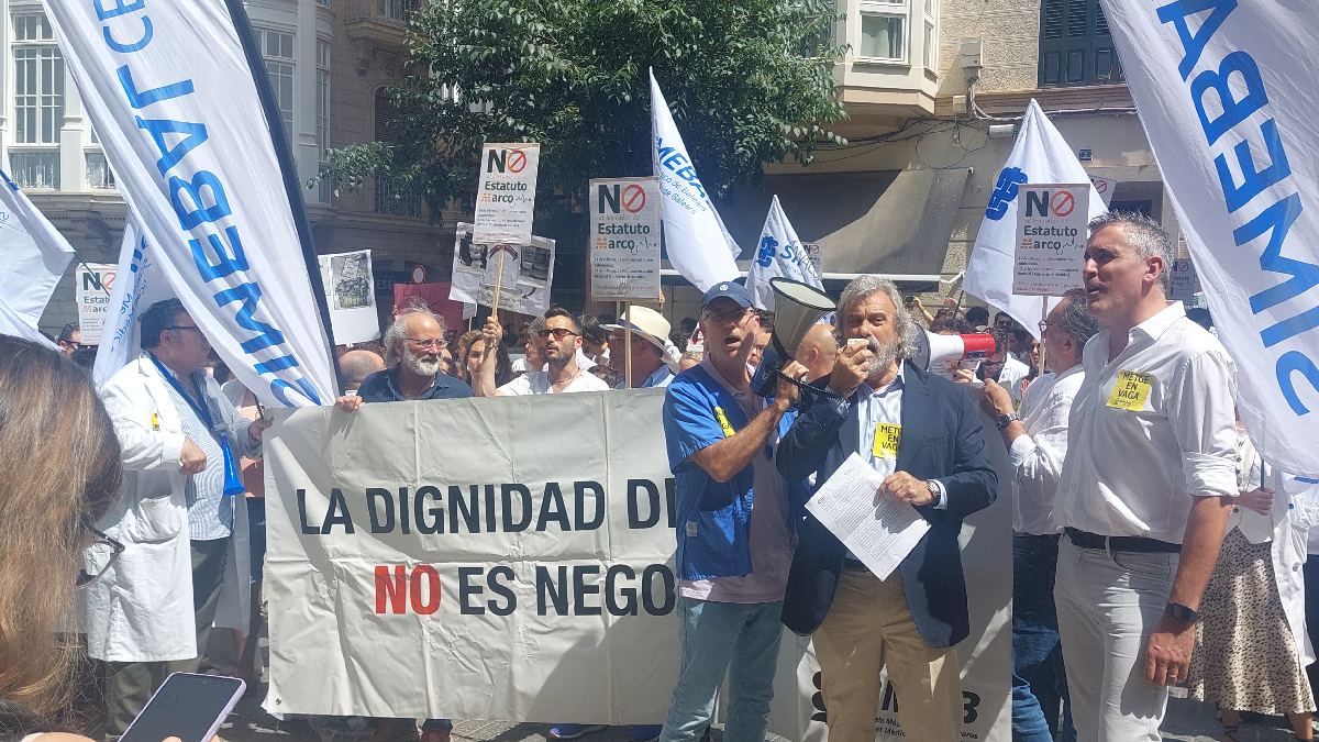 Vaga de metges pel conflicte per les seves condicions laborals