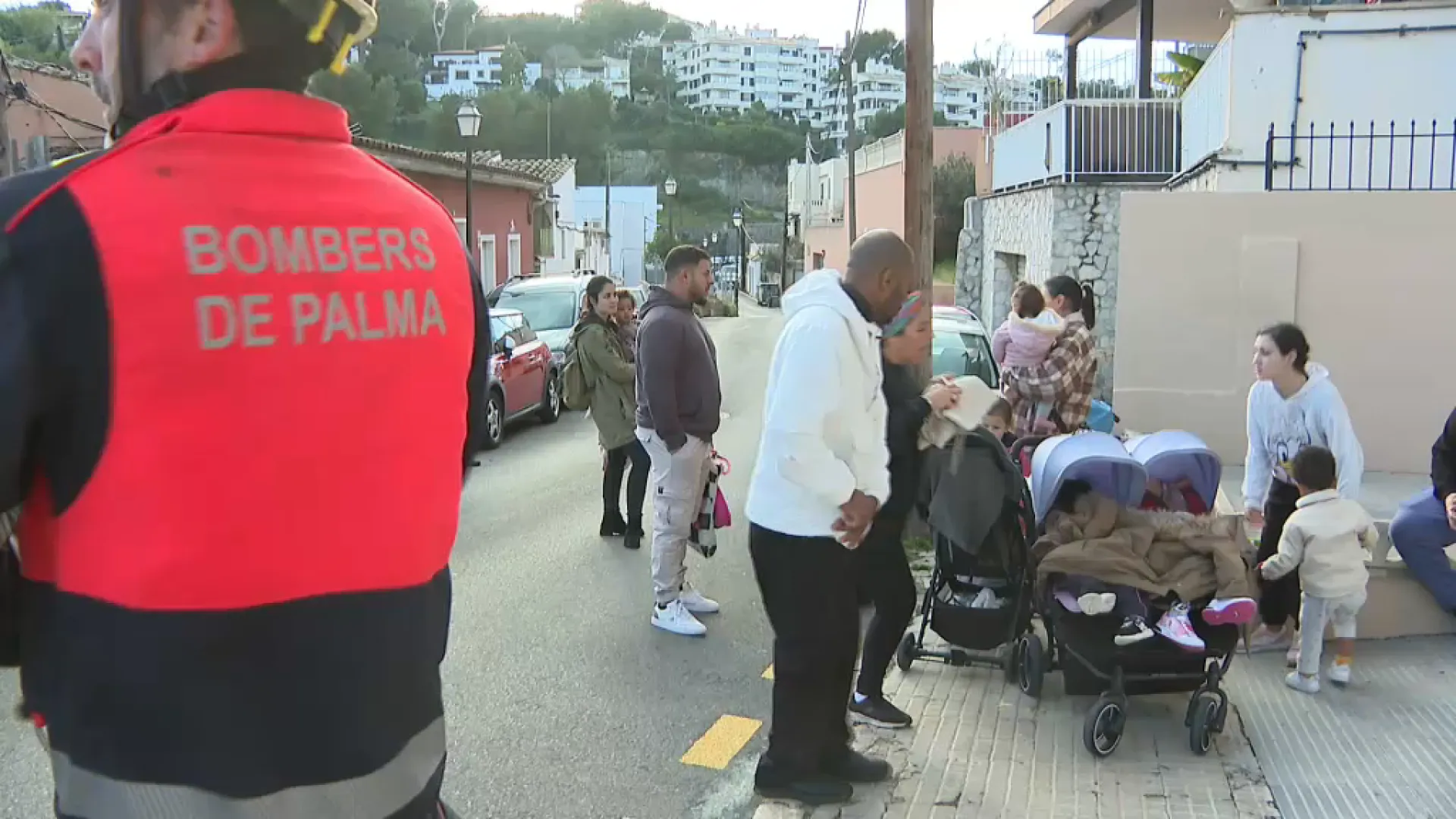 Famílies amb infants desallotjades per l’esfondrament al Terreno denuncien que a partir de diumenge quedaran al carrer