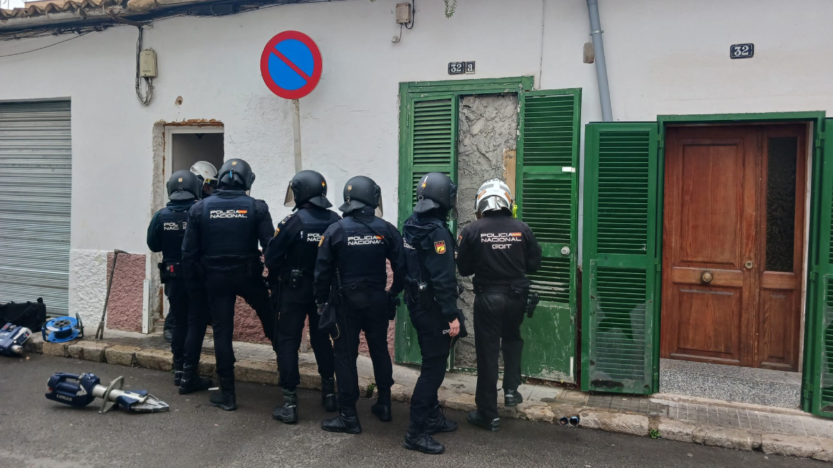 Operació antidroga al barri palmesà de la Soledat amb almanco tres detinguts