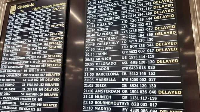 Problemes a les connexions marítimes i aèries a causa de la DANA