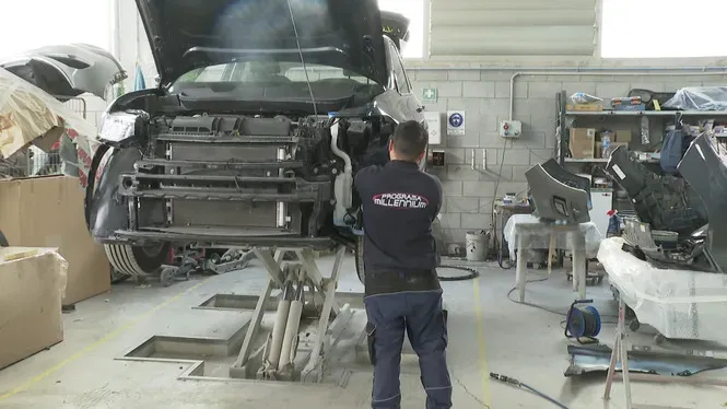 Treballadors i empreses del metall es reuneixen al Tamib per mirar de desconvocar la vaga a partir de demà