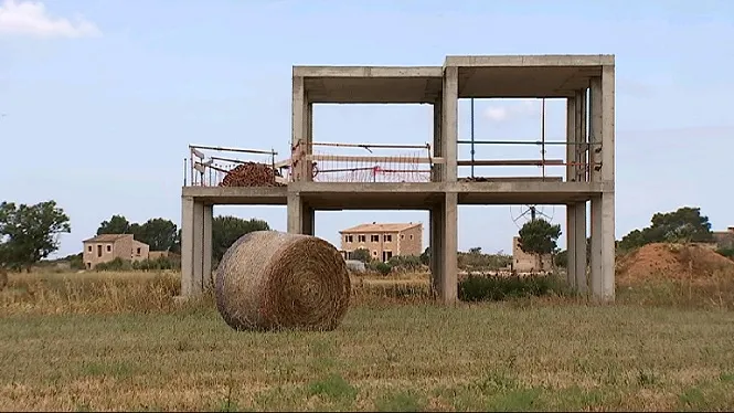 El Govern confirma que els habitatges que es legalitzin en sòl rústic es podran destinar a ús turístic en passar 5 anys