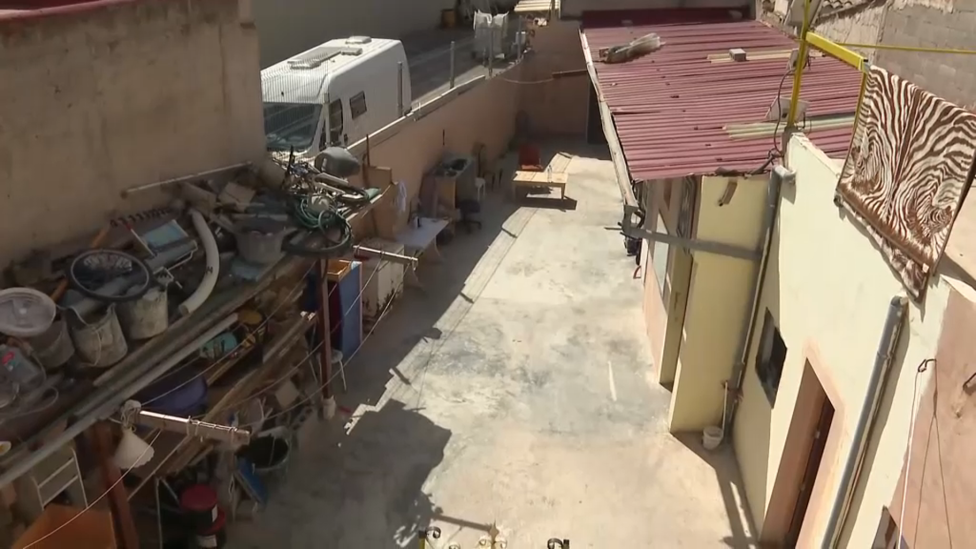 Troben 30 persones vivint plegades en un sol habitatge a Manacor