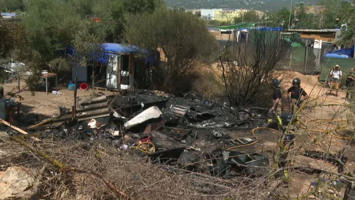 L’Ajuntament de Santa Eulària demanarà al jutjat reactivar l’operatiu per desallotjar Can Rova 2