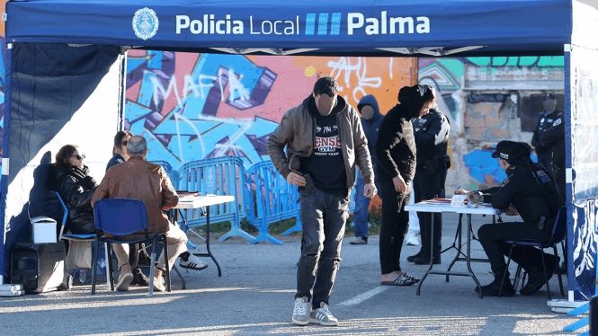 Comença el desallotjament de l’antiga presó de Palma davant la molèstia dels qui l’habiten