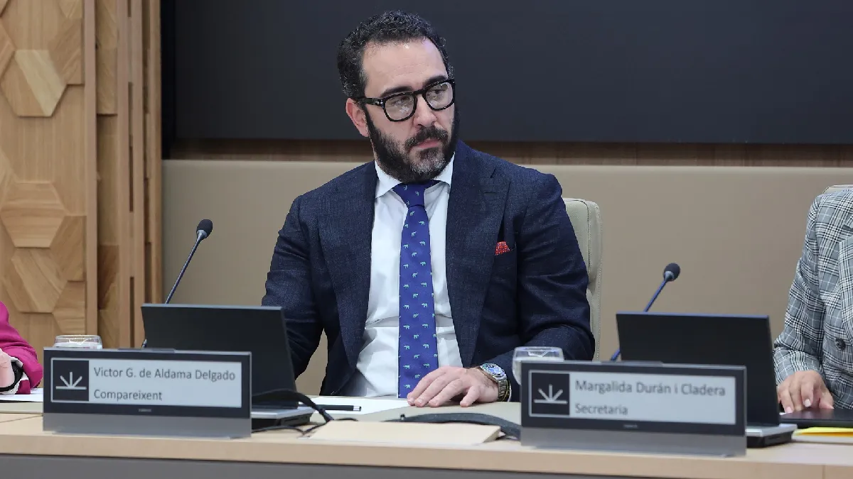 Victor de Aldama s’acull al seu dret a no declarar en la comissió de les mascaretes