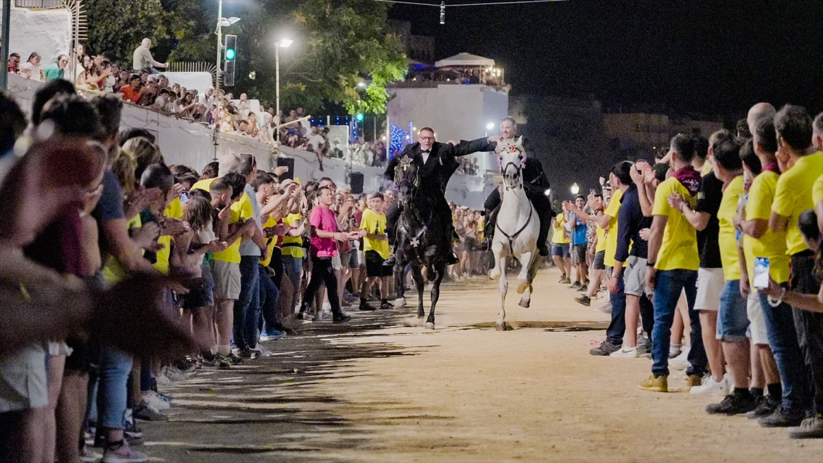 Ciutadella limita, per primera vegada, la participació en la colcada de les festes de Sant Joan