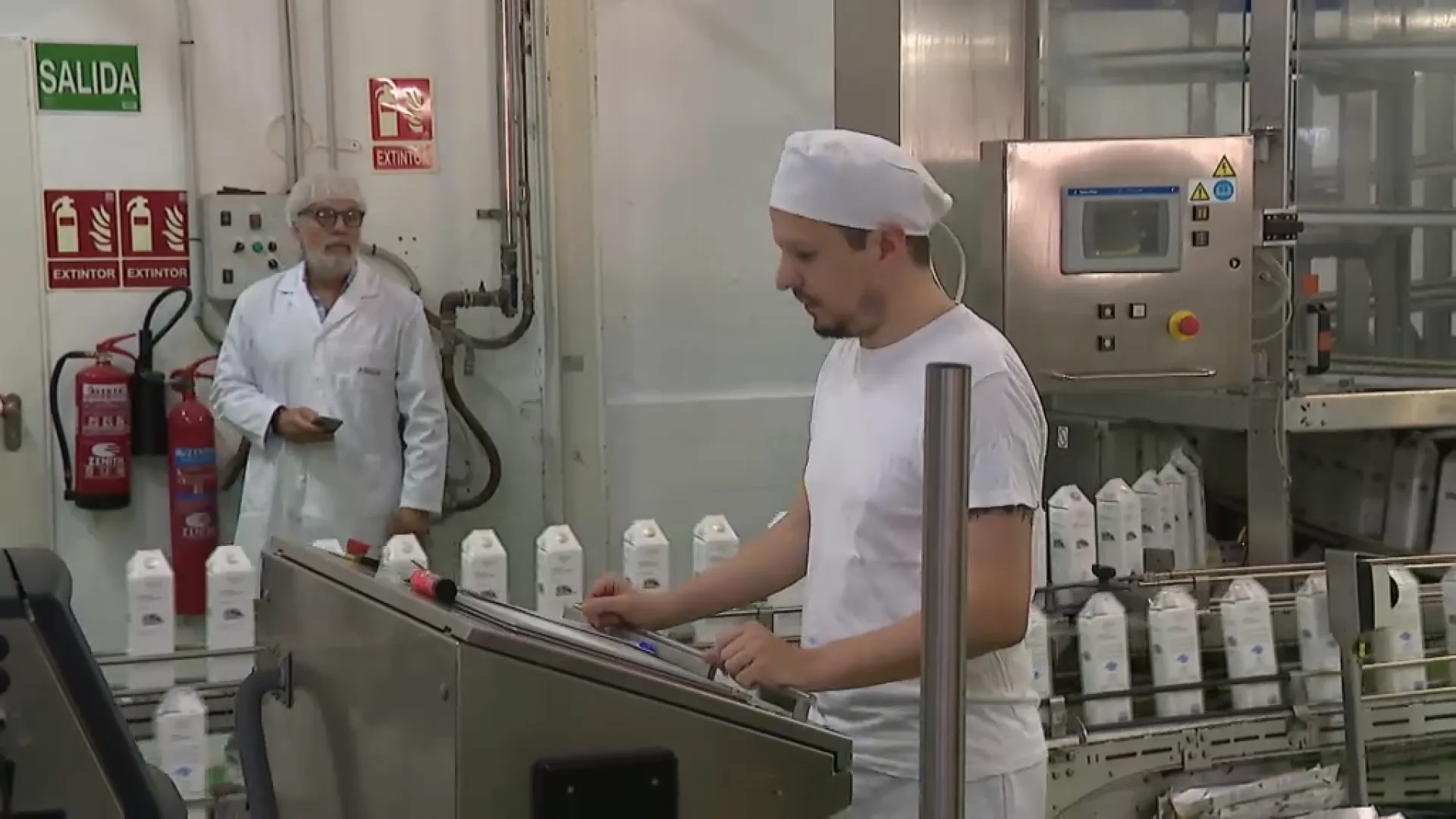 Damm anuncia que Agama té pèrdues i ha de retallar les compres de llet als productors