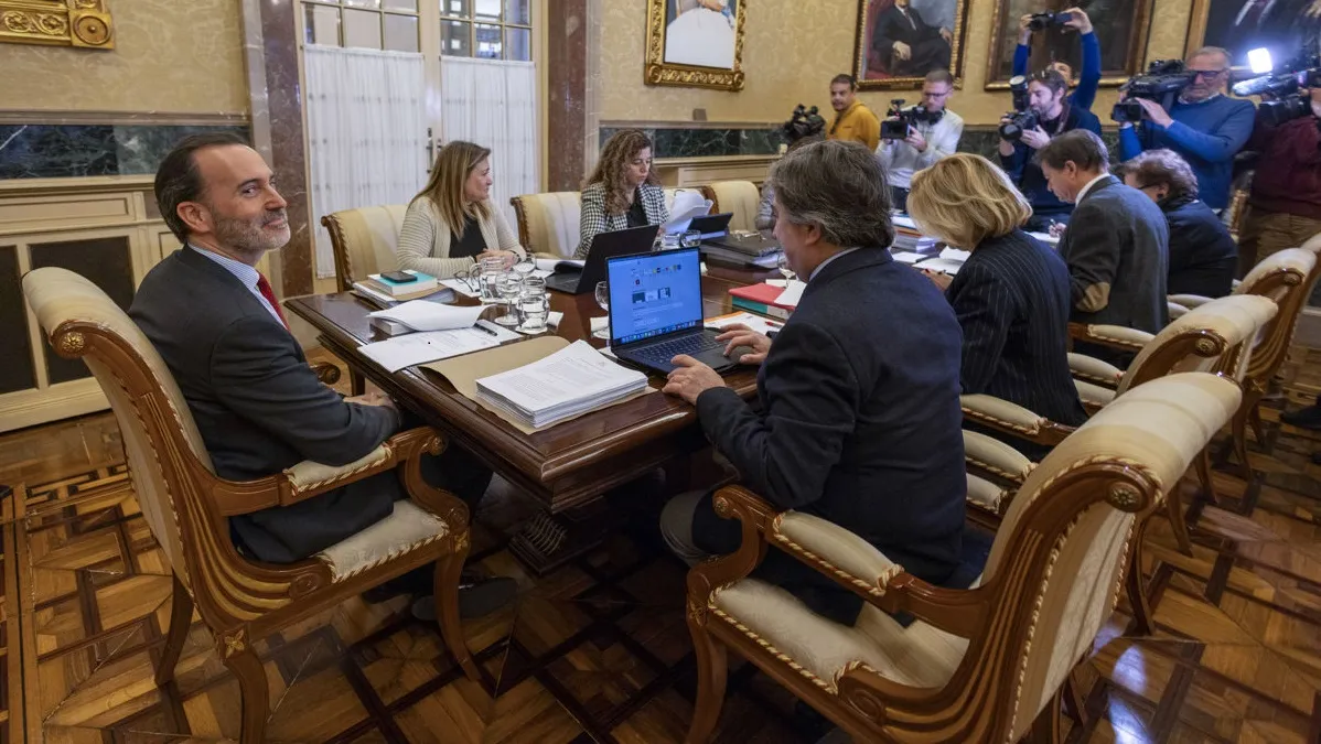 Crisi a Vox: Le Senne es manté com a president del Parlament a l’espera de dos informes jurídics: “És una petita batalla guanyada, però en queda molta”