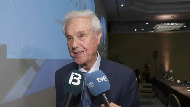 El fundador de Meliá deixa la presidència del grup i cedeix el relleu al seu fill Gabriel Escarrer Jaume