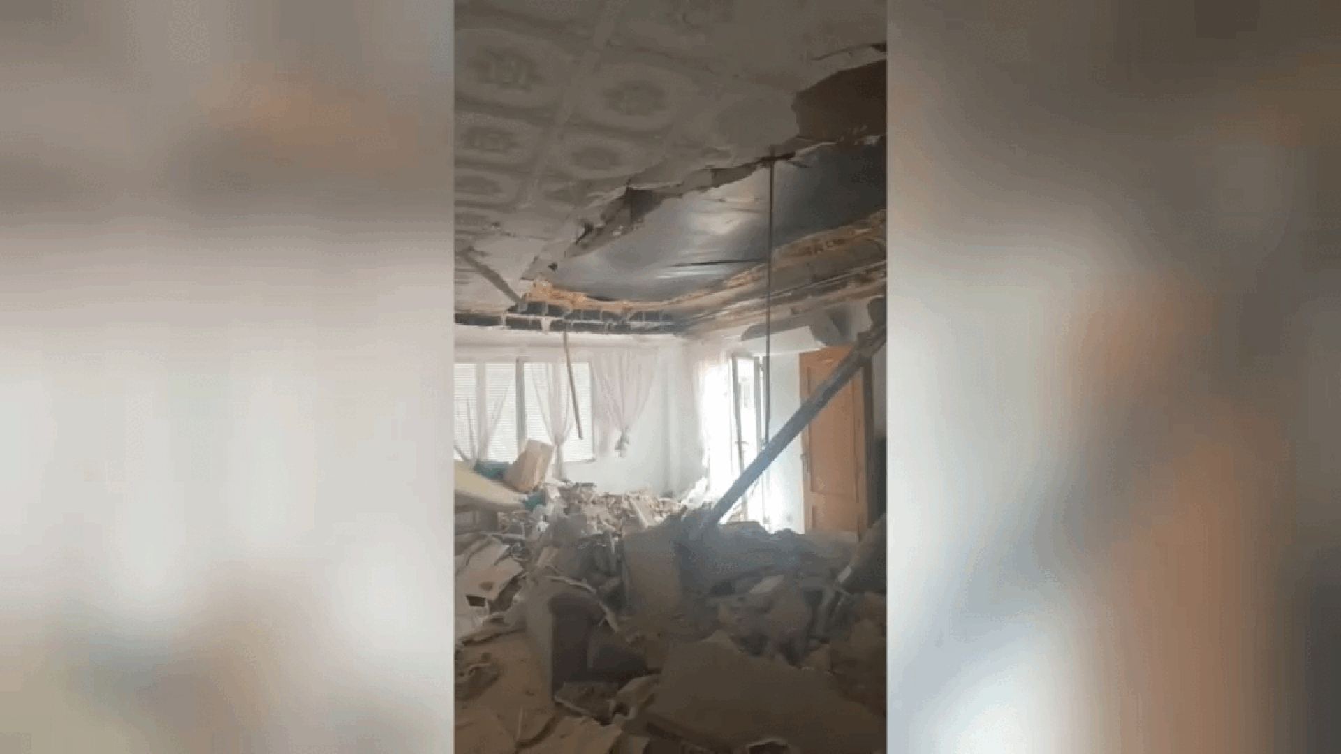 Desallotgen un edifici a Palma després d’esfondrar-se el sostre de la darrera planta