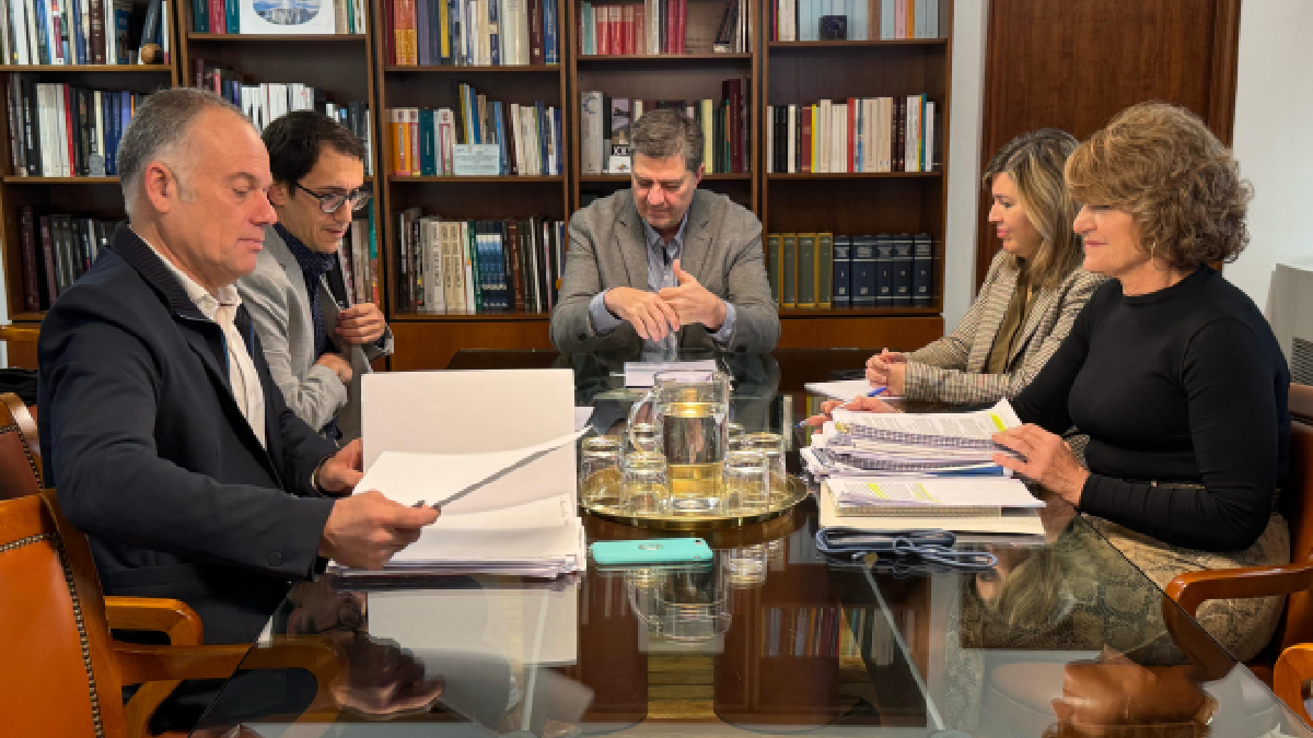 El Govern, disposat a “modificar” la proposta per fer front a la saturació turística per arribar a un acord