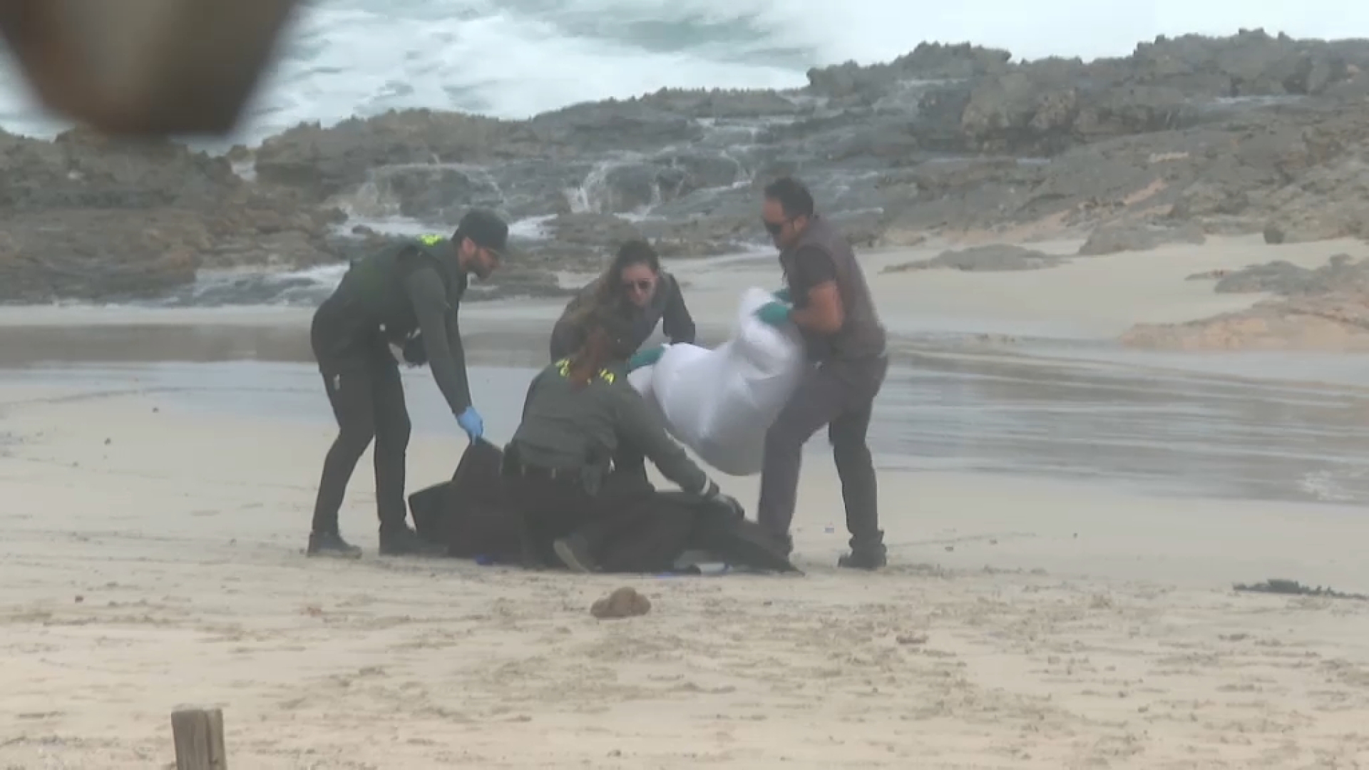 Traslladen a l’Institut Anatòmic Forense el cadàver suposadament d’un migrant trobat a una platja de Formentera