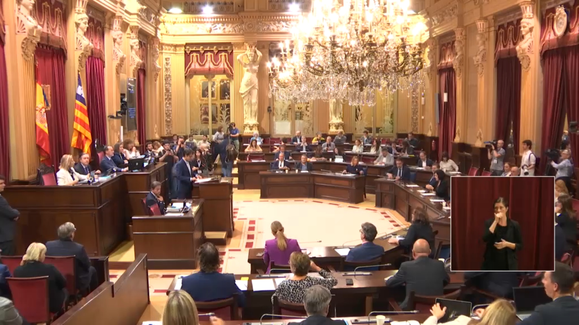 El Parlament reprèn la segona sessió del debat de política amb les intervencions dels grups parlamentaris