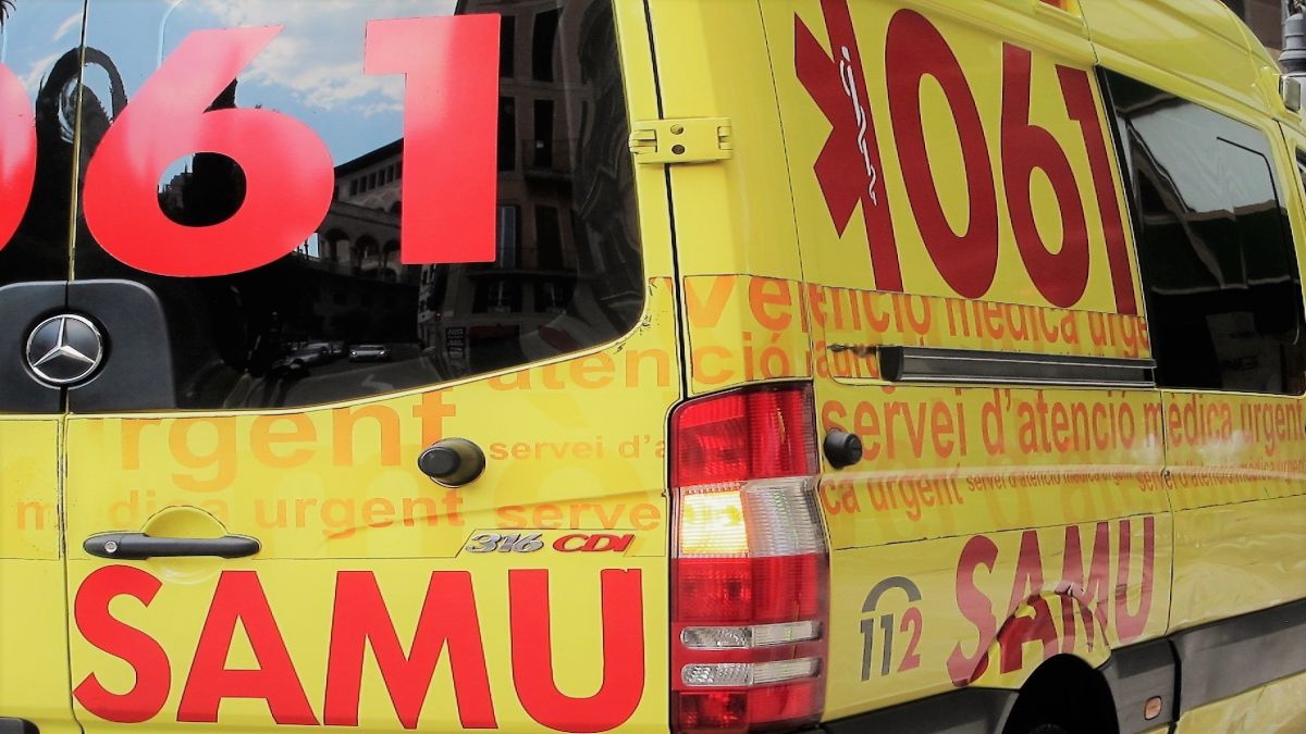 Un motorista mor després de xocar contra un vehicle a l’autopista de Llucmajor