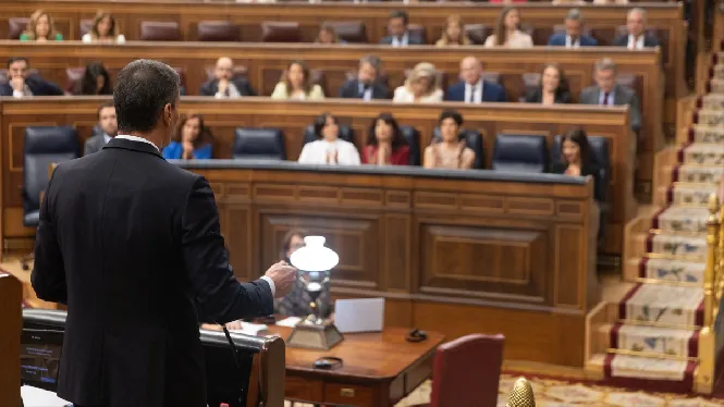 L’actuació de Le Senne al Parlament tensa la sessió al Congrés
