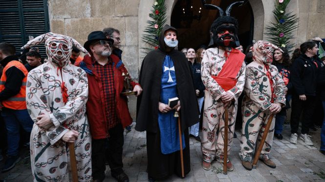 Sant Antoni a Manacor: “Aquest primer ball és per en Miguel Ángel”