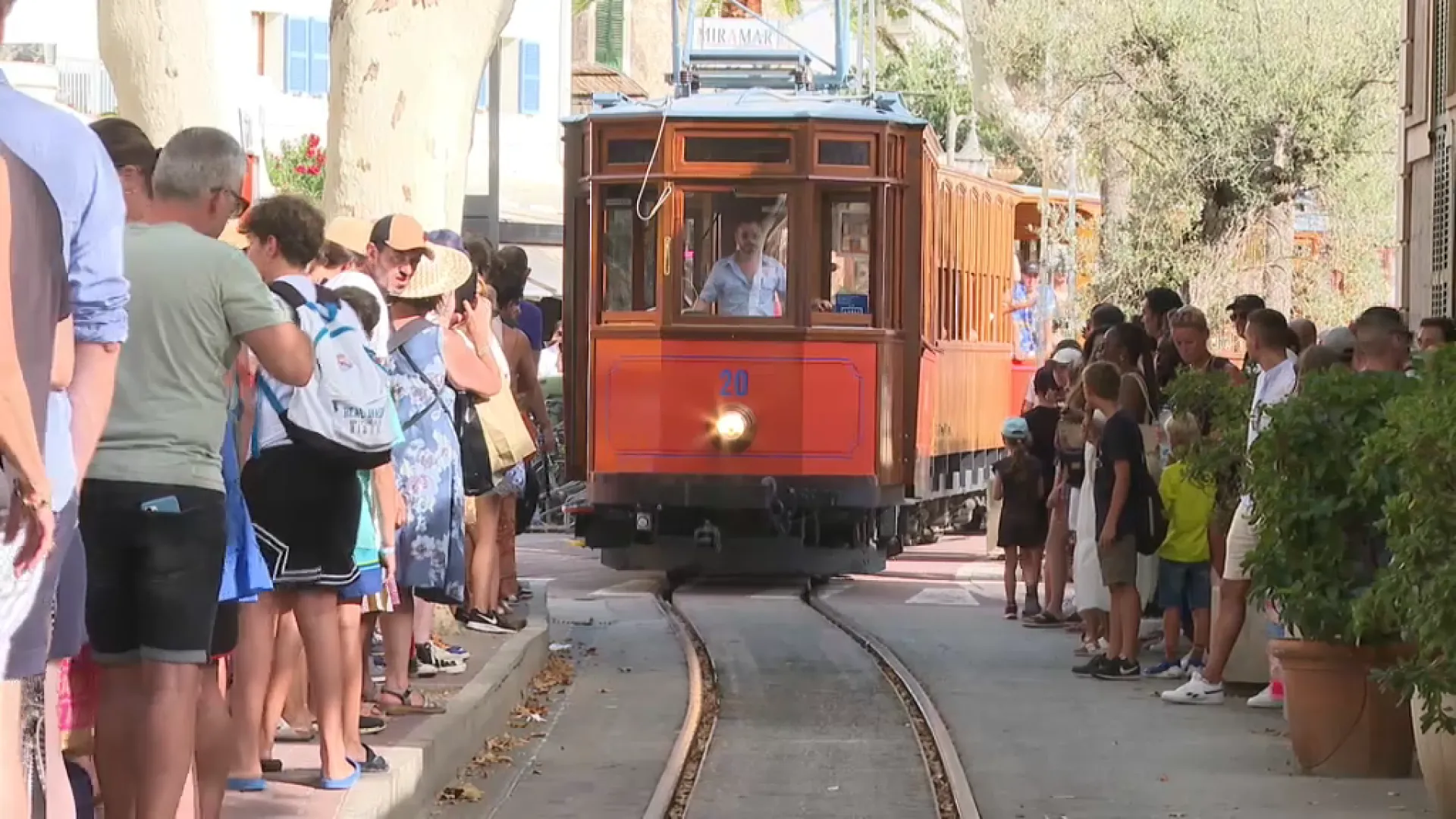 Continuen les negociacions per intentar aturar la vaga del Tren de Sóller