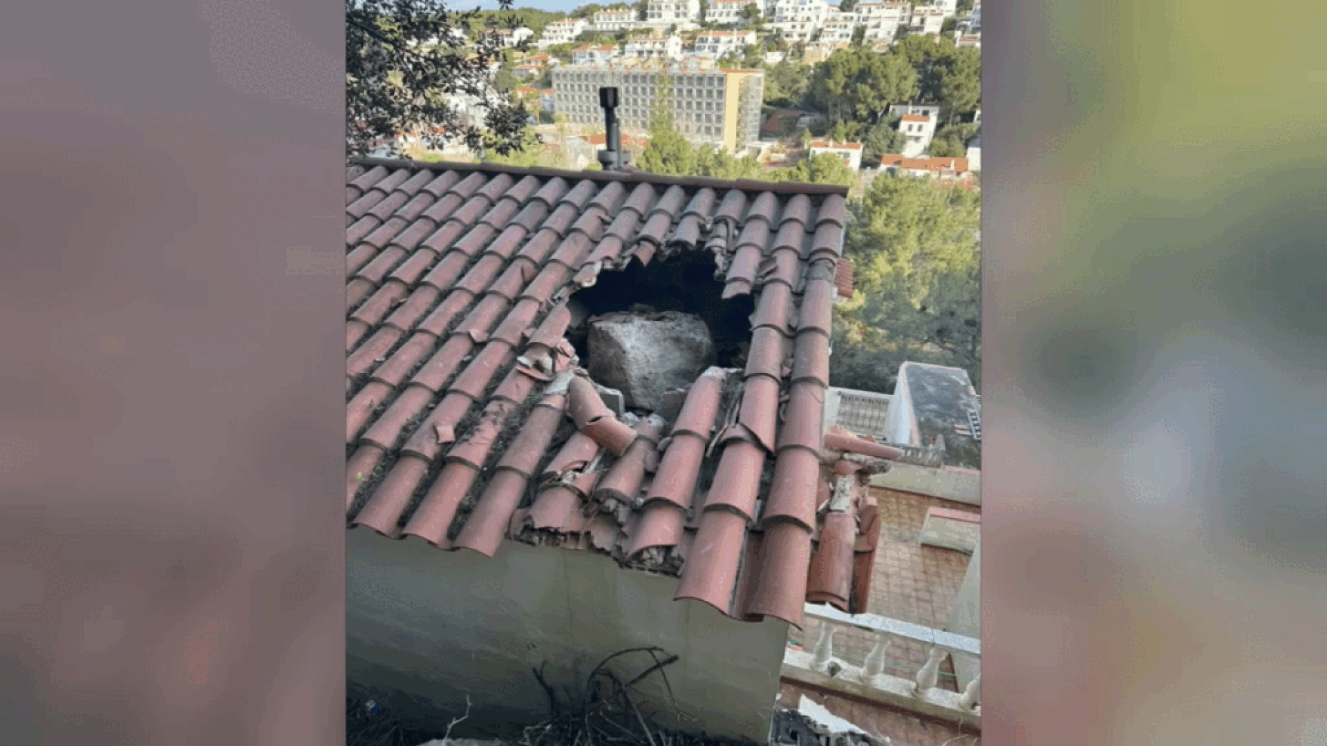 Revisaran amb drons el penya-segat de Cala Galdana d’on s’ha desprès una roca que ha caigut sobre una casa