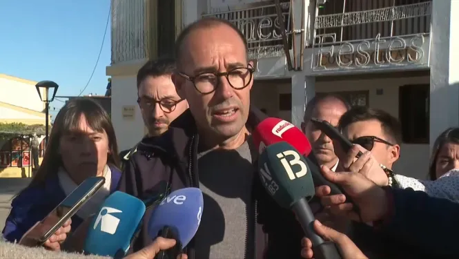 Llorenç Córdoba es manté al Consell i amenaça en fer cessar Alcaraz i Castelló