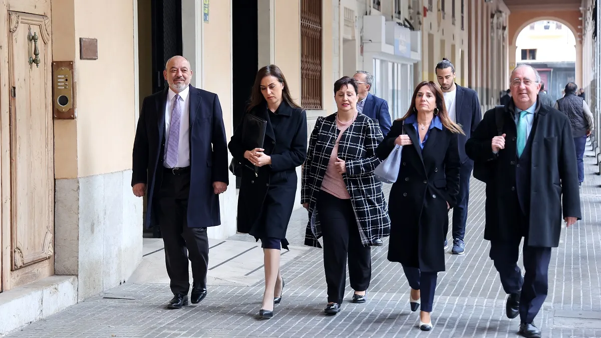 Vox rebutja les al·legacions i confirma l’expulsió cautelar del partit dels cinc diputats díscols