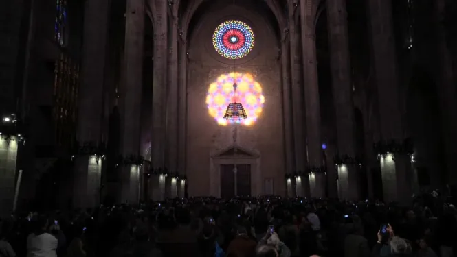 La festa de la llum arriba a la Catedral de Mallorca