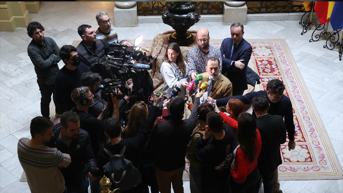 Els partits d’esquerres demanen la suspensió de drets i deures de Le Senne com a diputat